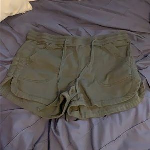 Unionbay army green shorts